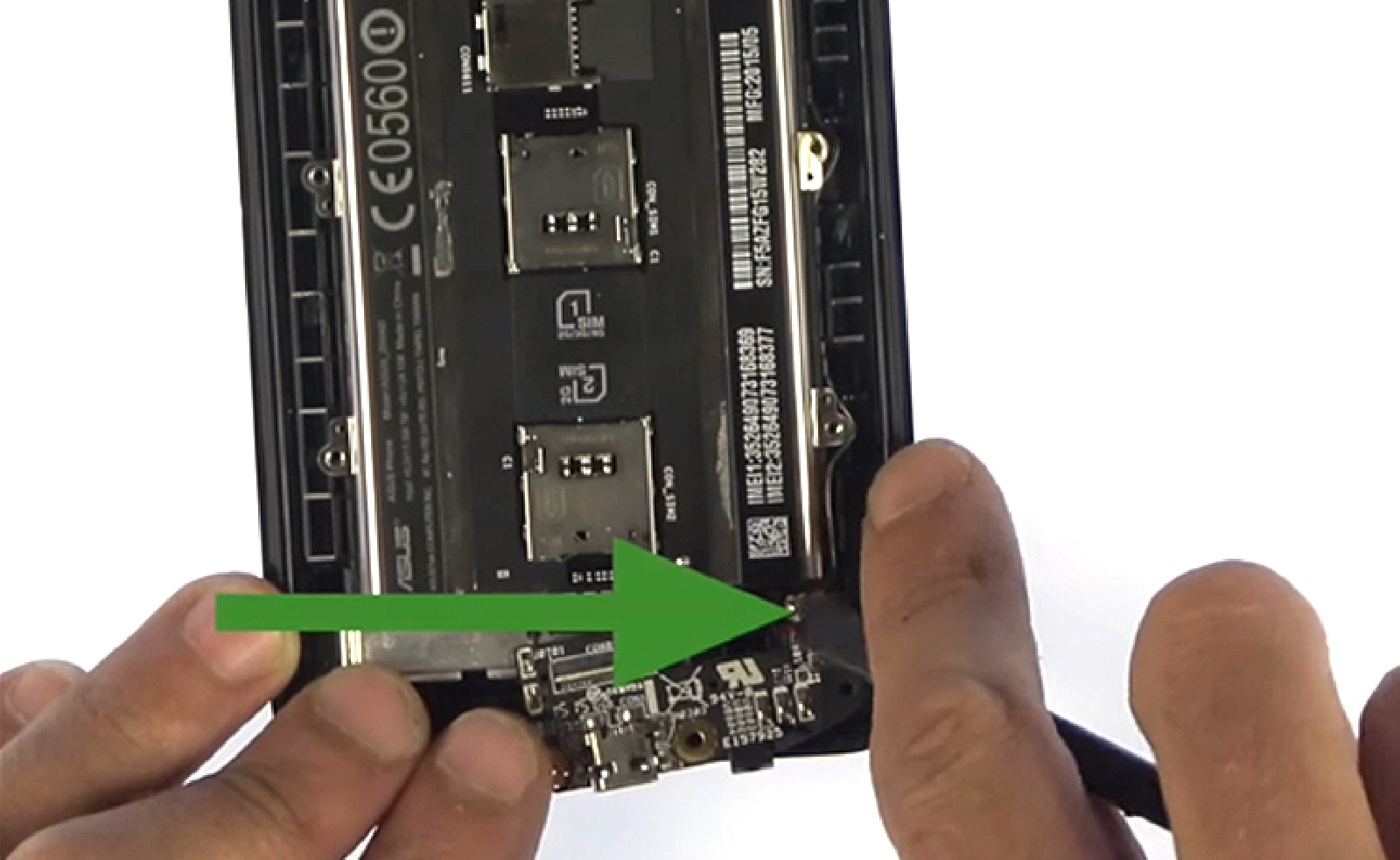 Changement d'écran (vitre+LCD) sur Zenfone 2 ZE551ML photo 1